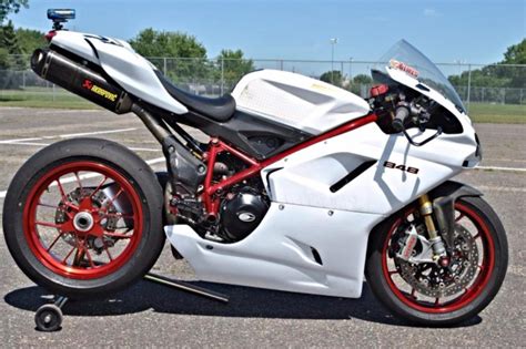 29+ Ducati 848 Evo White | modif