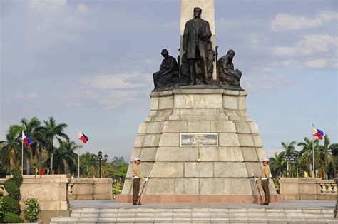 Monument of Jose Rizal in the Rizal Park | Manila | Pictures ...