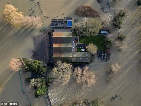 Met Office extends heavy rain warning with two inches due to fall today ...