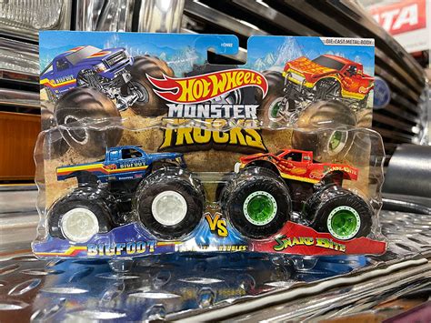 BIGFOOT vs. SNAKE BITE Hot Wheels 2-Pack – Bigfoot 4X4