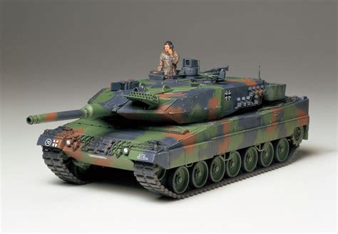 Leopard 2 A5 Main Battle Tank - Tamiya 35242 | kingshobby.com