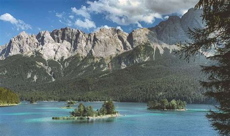 Hiking to Eibsee lake in Germany. 5k route | discover194.com