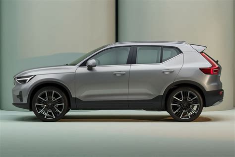 2023 Volvo XC40 pictures