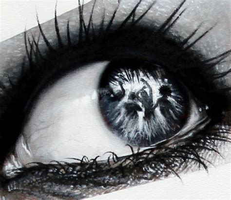 Photorealistic Paintings of Eyes Reflecting Their Surroundings