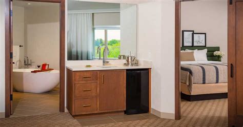 Presidential Suites - Pewaukee, WI | The Ingleside Hotel