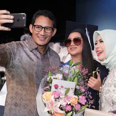 5 Momen Kedekatan Sandiaga Uno dan Putri Keduanya, Amyra Atheefa. Bikin ...