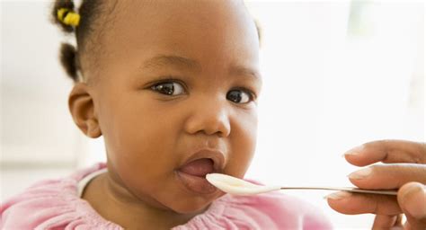 Baby feeding chart: Baby food by age guide | BabyCenter