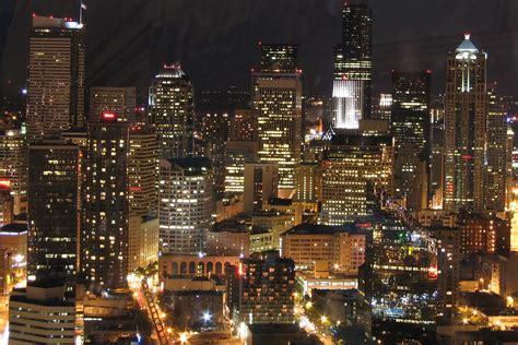 Seattle_Skyline_at_night