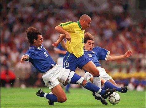 Paolo vs Ronaldo | Football books, Football photography, Ronaldo