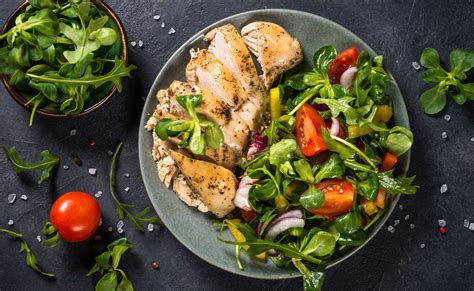 4 Protein-Rich Dinner Salads for Summer’s Hottest Days