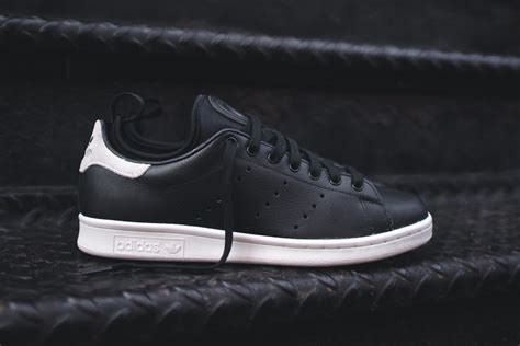 adidas Stan Smith UPDT “Black/White” | SBD