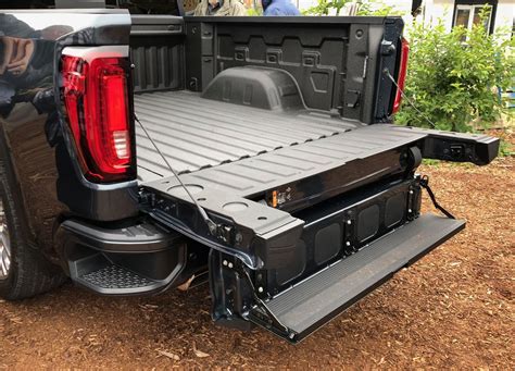 2019 GMC Sierra: The Truck That Tried to Reinvent the Tailgate Gmc ...