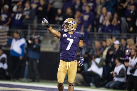 Husky Kickoff Countdown - 7 Days