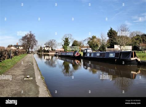 A picture of the Canal near Whitchurch showing boats Stock Photo - Alamy