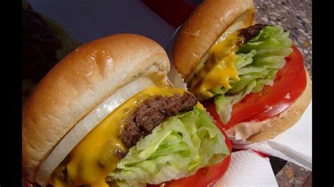 20 fast food burgers with the most calories | wqad.com