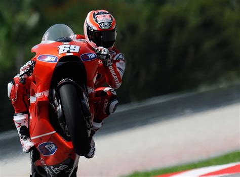 Nicky Hayden Misses Sepang Pole by 0.1 Seconds - Asphalt & Rubber