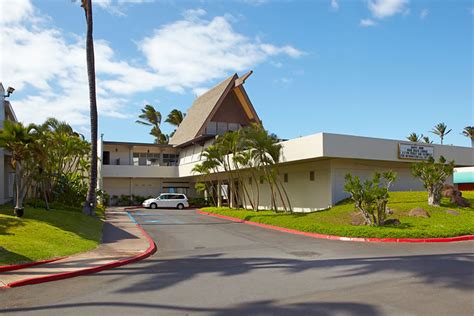 Maui Beach Hotel in Kahului - Hotels and Condos - Maui Hawaii