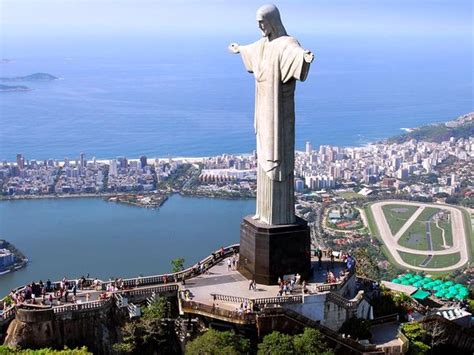 Christ the Redeemer | History, Height, & Facts | Britannica.com