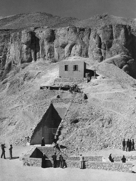 Entrance to Tutankhamun's tomb in the Valley of the Kings, Thebes ...