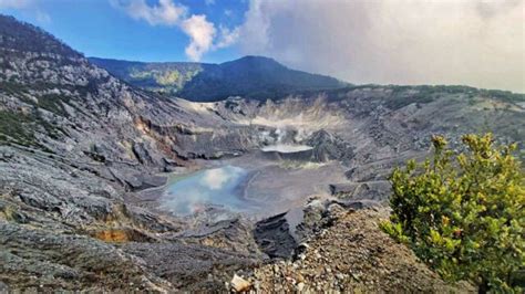 Dongeng sasakala tangkuban parahu