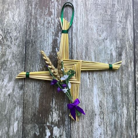 St Brigid’s Cross: the MEANING and HISTORY of the Irish symbol