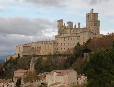 Beziers Cathedral, Béziers City Centre Vacation Rentals: house rentals ...