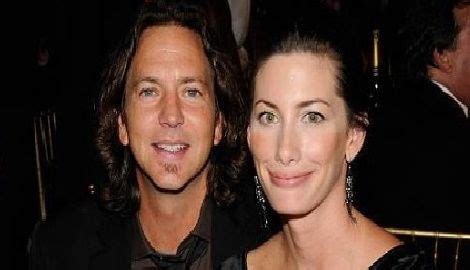 Jill McCormick is the second and current wife of grunge music icon ...