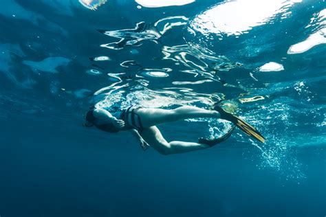 Snorkeling at “Two Steps” in Honaunau Bay (Big Island, Hawaii, USA ...