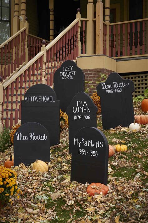 20+ Grave Decorations For Halloween – The Urban Decor