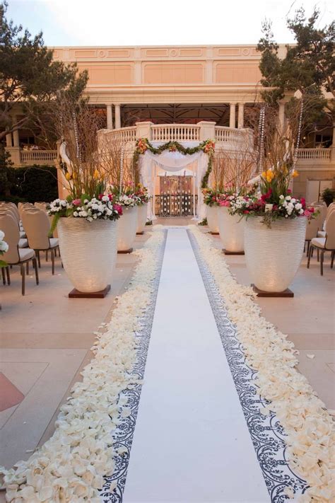 Bellagio Las Vegas provides the perfect poolside ceremony and reception ...