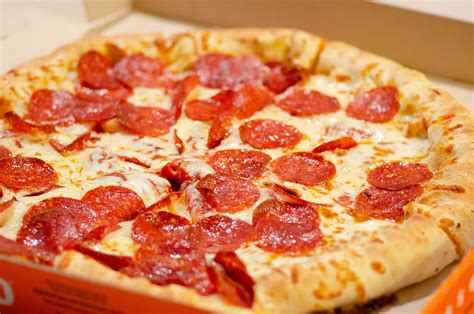 Pepperoni pizza 1080P, 2K, 4K, 5K HD wallpapers free download ...