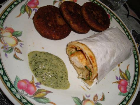 Pakistani Kitchen: Chicken Paratha Roll