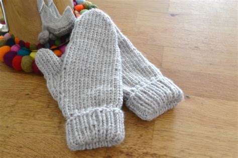 Simple Mittens | AllFreeKnitting.com