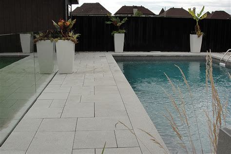 Montreal Outdoor Living – Modern Pool Deck Tiles