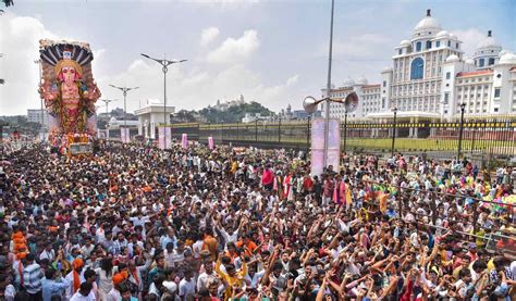 Hyderabad concludes Ganesh Chaturthi with immersion of Lord Vinayaka ...