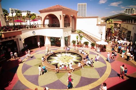 Fashion Island Shopping Center, Newport Beach, CA - California Beaches