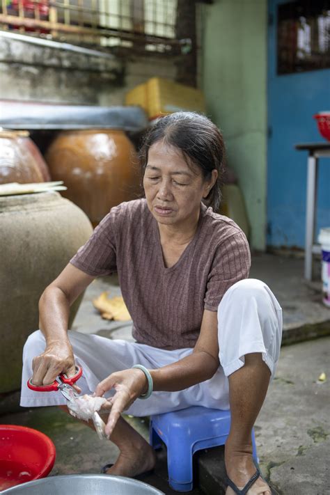 Về miền Tây xem cách người dân làm món cá khô - đặc sản “chữa cháy” bữa ...