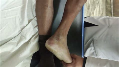 Ankle clonus - YouTube