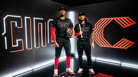 Cincinnati Reds unveil Nike City Connect uniforms