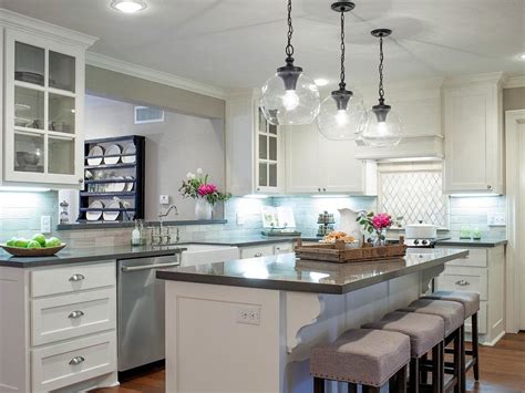 The Prettiest Farmhouse Kitchen Makeovers on Fixer Upper | Fixer upper ...