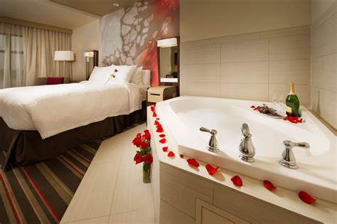 Bridal Suite Hotel Room Near Me - BersamaWisata