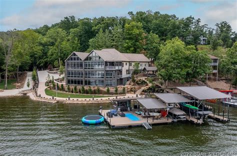 $4 Million Lakefront Home In Camdenton, Missouri (PHOTOS)