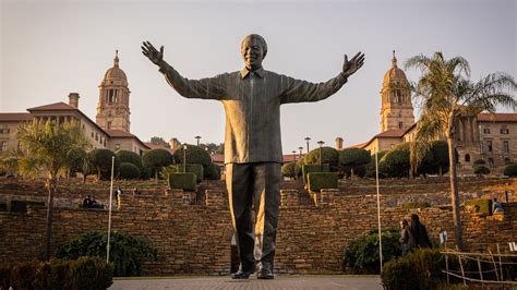 Mandela Goes From Hero to Scapegoat as South Africa Struggles - The New ...