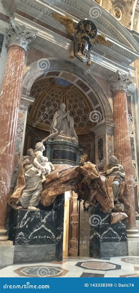 Inside of the St. Peter`s Basilica in Vatican Editorial Stock Photo ...