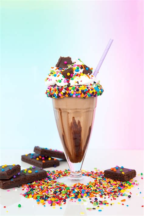 » Four CRAZY Awesome Milkshake Recipes!