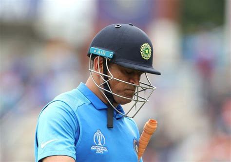 [Watch] The video of MS Dhoni crying on being run-out has got entire ...