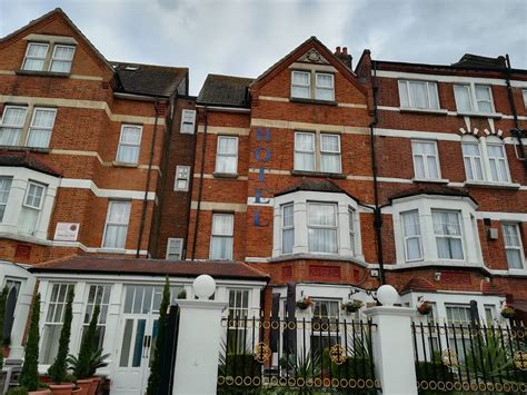 CLAPHAM SOUTH BELVEDERE HOTEL (London) - Lodge Reviews, Photos, Rate ...