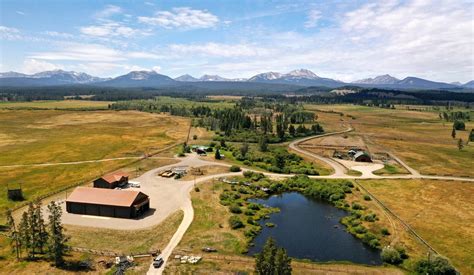 This 2,900 Acre Montana Cattle Ranch Is Absolutely Gorgeous