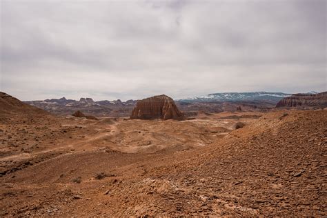 Cathedral Valley Loop Guide – The Best Stops and Views! - Oceanus Adventure