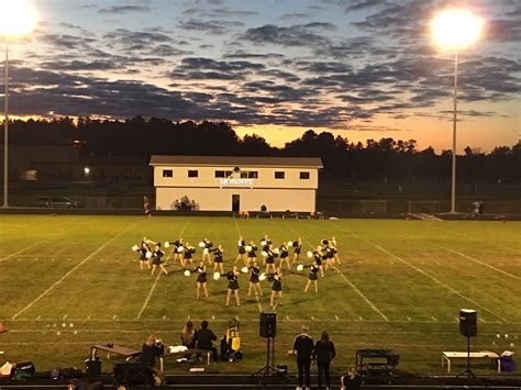 Mosinee Dance Team performing at football halftime – everyoneagraduate.com